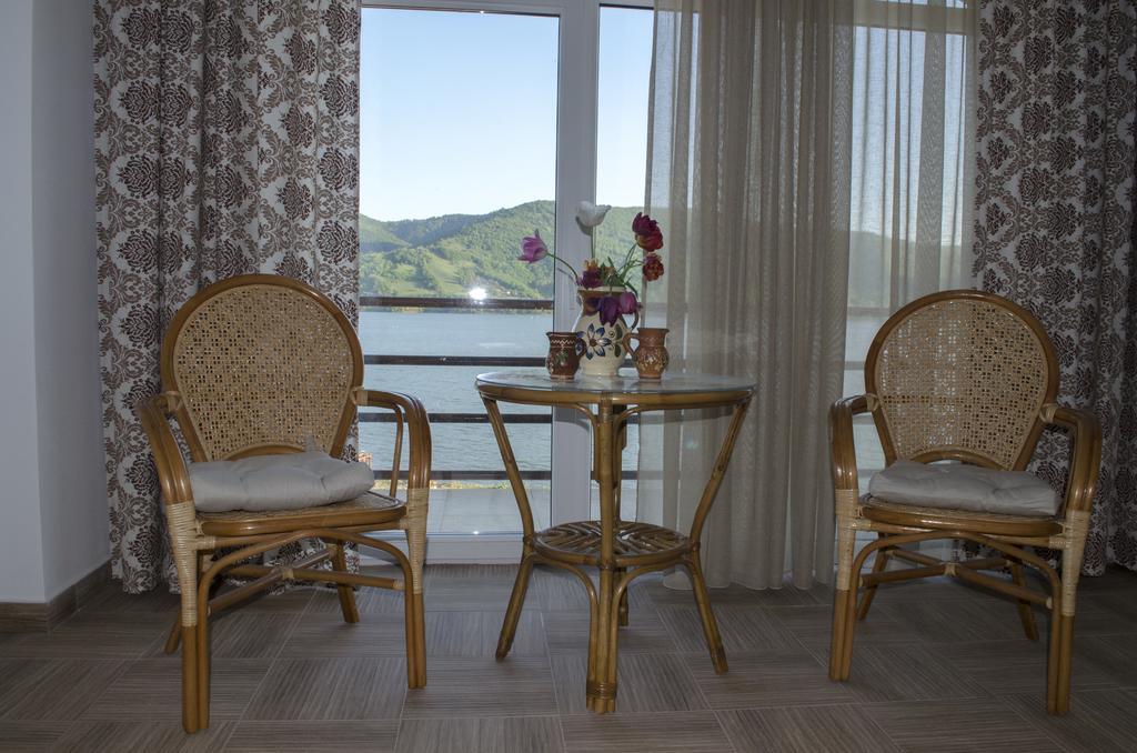 Mai Danube Ξενοδοχείο Ieşelniţa Εξωτερικό φωτογραφία