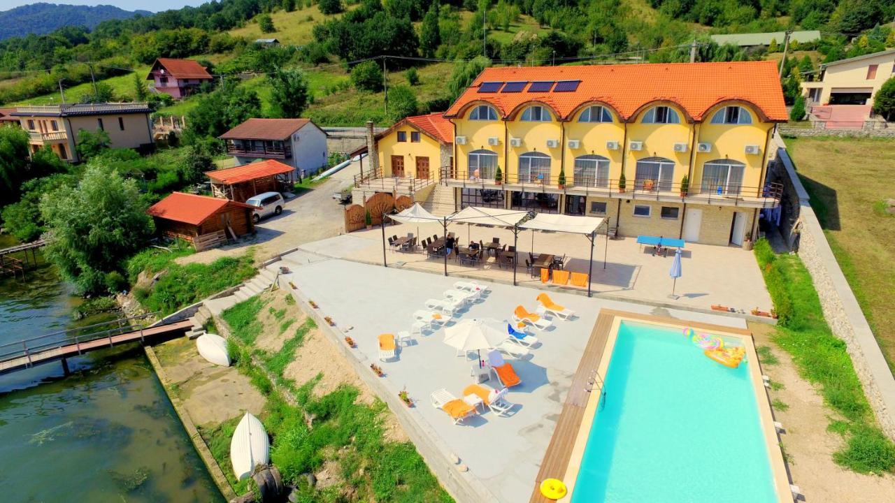 Mai Danube Ξενοδοχείο Ieşelniţa Εξωτερικό φωτογραφία